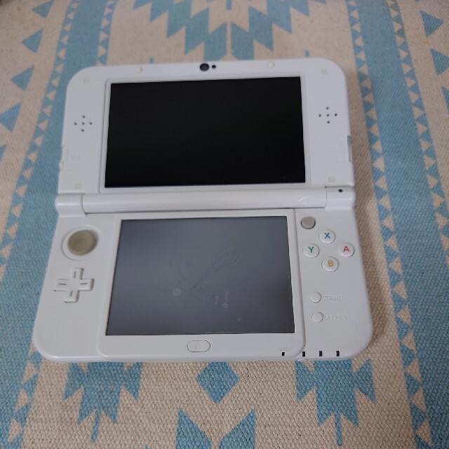 「Newニンテンドー3DS LL パールホワイト」 1