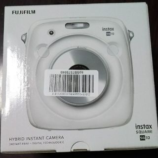 フジフイルム(富士フイルム)のチェキカメラ instax  SQUARE  white 白 新品未使用未開封(フィルムカメラ)