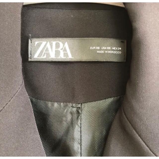 ZARA(ザラ)の【専用】ZARA ザラ　ベスト　ジレ　ブラック　プリーツ　XS レディースのトップス(ベスト/ジレ)の商品写真