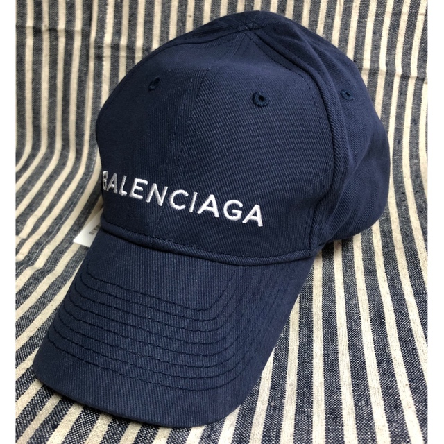 未使用美品タグ付き✨BALENCIAGA ロゴ刺繍ベースボールキャップ