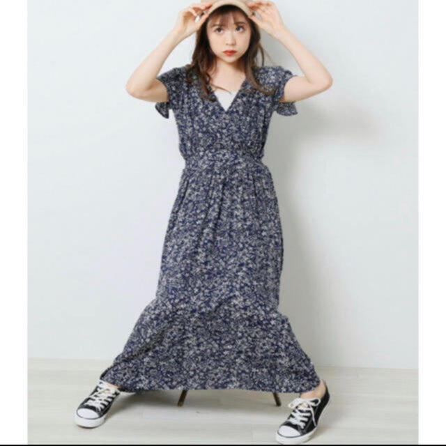 RayCassin - レイカズン 花柄カシュクールフレアスリーブワンピースの RayCassin - レイカズン 花柄カシュクールフレアスリーブワンピースの