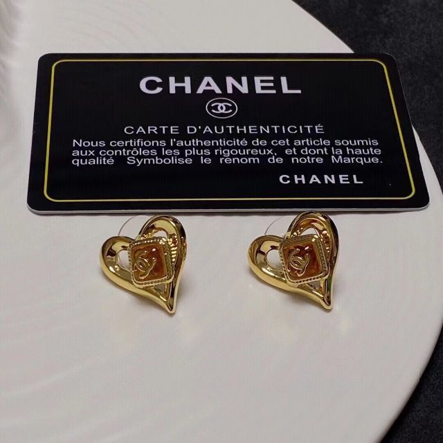 最終値下げ】CHANEL シャネルピアス 21A ハート-