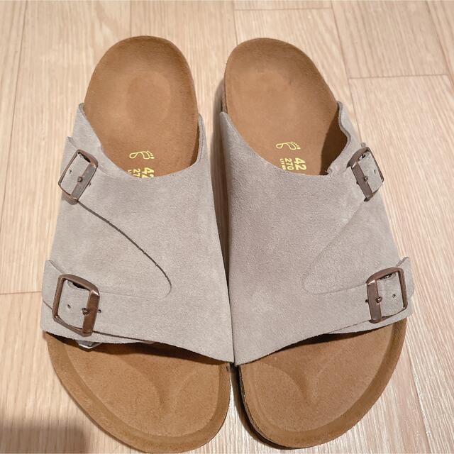 BIRKENSTOCK(ビルケンシュトック)の【未使用品】ビルケンシュトック　チューリッヒ　サンダル　トープ　42  27㎝ メンズの靴/シューズ(サンダル)の商品写真