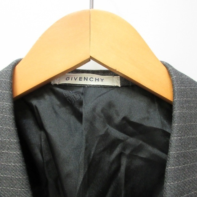 GIVENCHY(ジバンシィ)のジバンシィ セットアップ スーツ 上下 ストライプ ダブル 98 88 175 メンズのスーツ(セットアップ)の商品写真