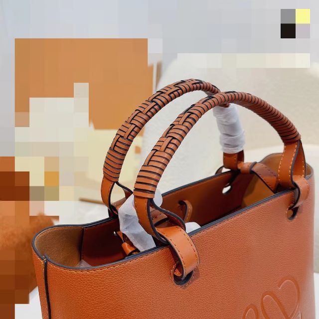 期間限定値下げ *ロエベ のショルダーバッグ D895 | eloit.com