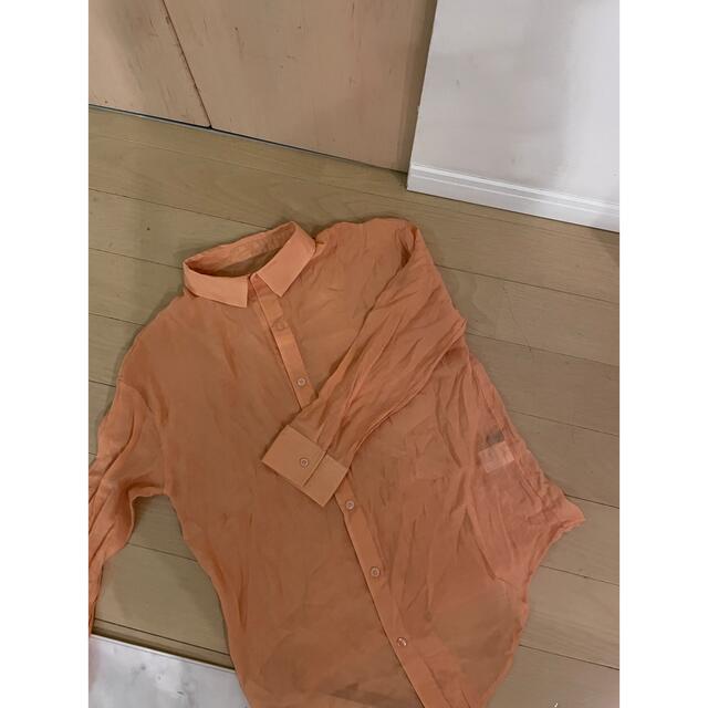 しまむら(シマムラ)のオレンジ　🧡シアーシャツ👚 レディースのトップス(シャツ/ブラウス(長袖/七分))の商品写真