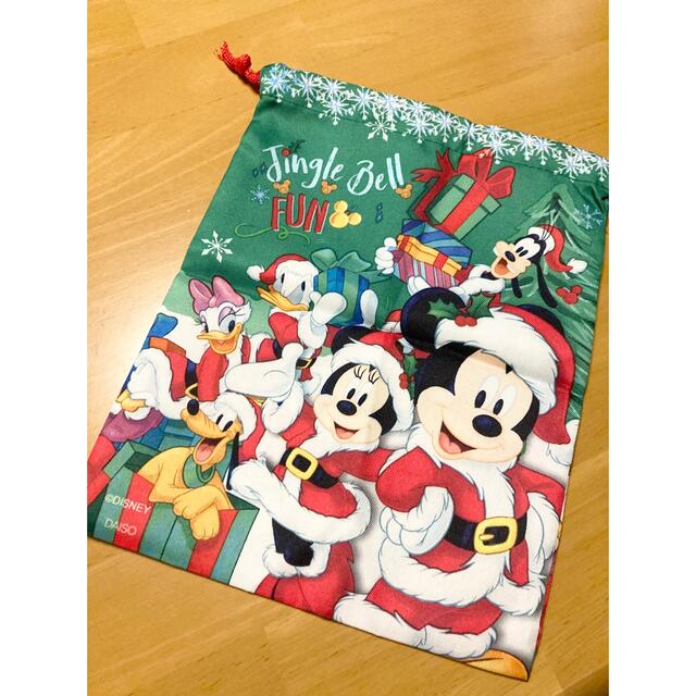 Disney(ディズニー)のミッキー  巾着 クリスマス ダイソー エンタメ/ホビーのおもちゃ/ぬいぐるみ(キャラクターグッズ)の商品写真