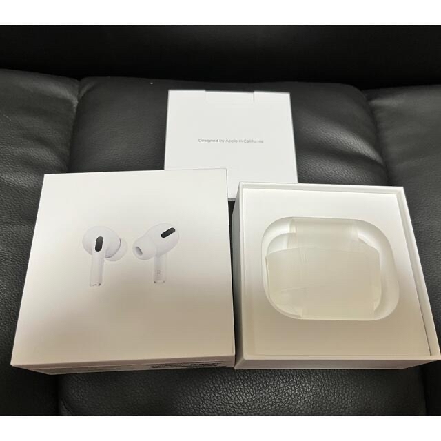 Apple(アップル)の「APPLE AirPods Pro 中古　美品 スマホ/家電/カメラのオーディオ機器(ヘッドフォン/イヤフォン)の商品写真