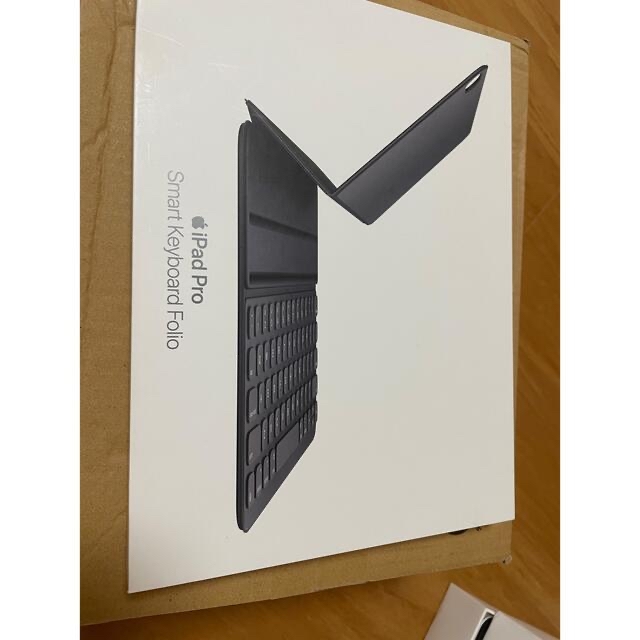 iPad(アイパッド)のiPad Air5 +smart keyboard Folio&キーボードケース スマホ/家電/カメラのPC/タブレット(タブレット)の商品写真