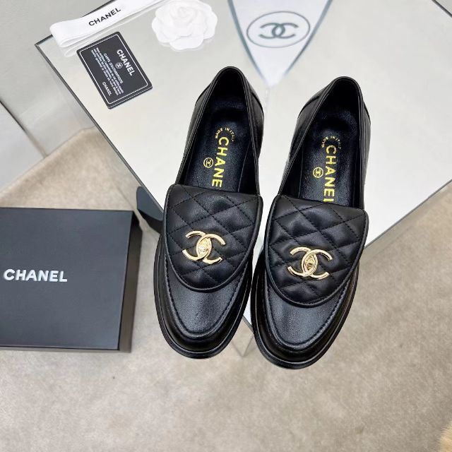 CHANEL シャネル CCロゴ シャイニー ローファー 36 | ortigueiramais ...