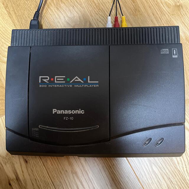 Panasonic(パナソニック)の【値下げ】3DO REAL 本体 ＆ソフト７本セット エンタメ/ホビーのゲームソフト/ゲーム機本体(家庭用ゲーム機本体)の商品写真