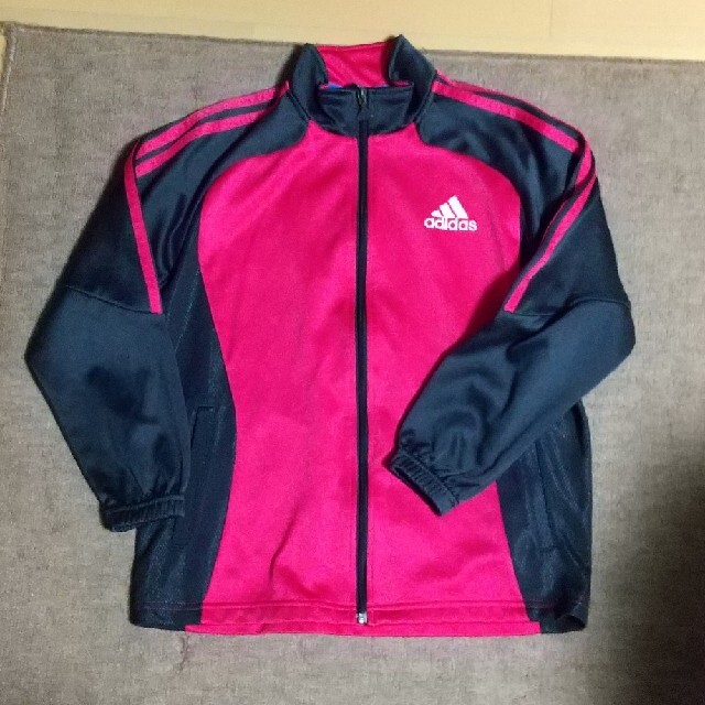 adidas(アディダス)のadidas ジャージ 上 140 キッズ/ベビー/マタニティのキッズ服女の子用(90cm~)(ジャケット/上着)の商品写真