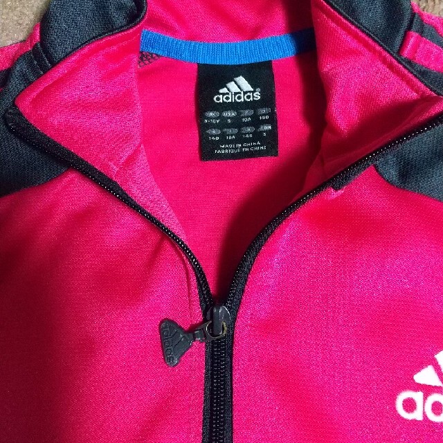 adidas(アディダス)のadidas ジャージ 上 140 キッズ/ベビー/マタニティのキッズ服女の子用(90cm~)(ジャケット/上着)の商品写真