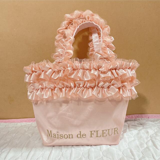 Maison de FLEUR(メゾンドフルール)のメゾンドフルール　ダブルフリルハンドトートバッグ　ハンドバッグ　ピンク色 レディースのバッグ(トートバッグ)の商品写真