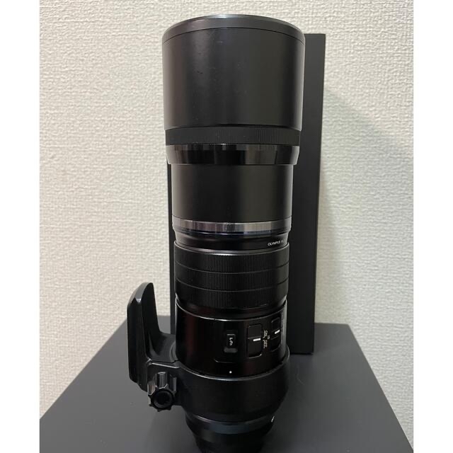 OLYMPUS(オリンパス)のM.ZUIKO DIGITAL ED 300mm F4.0 IS PRO 中古品 スマホ/家電/カメラのカメラ(レンズ(単焦点))の商品写真