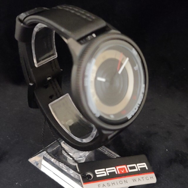 カメラレンズ風 クオーツ ユニセックス 腕時計 オシャレ メンズの時計(腕時計(アナログ))の商品写真