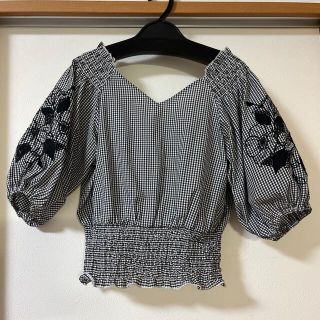 ギンガムチェック フラワー刺繍　ブラウス(シャツ/ブラウス(半袖/袖なし))