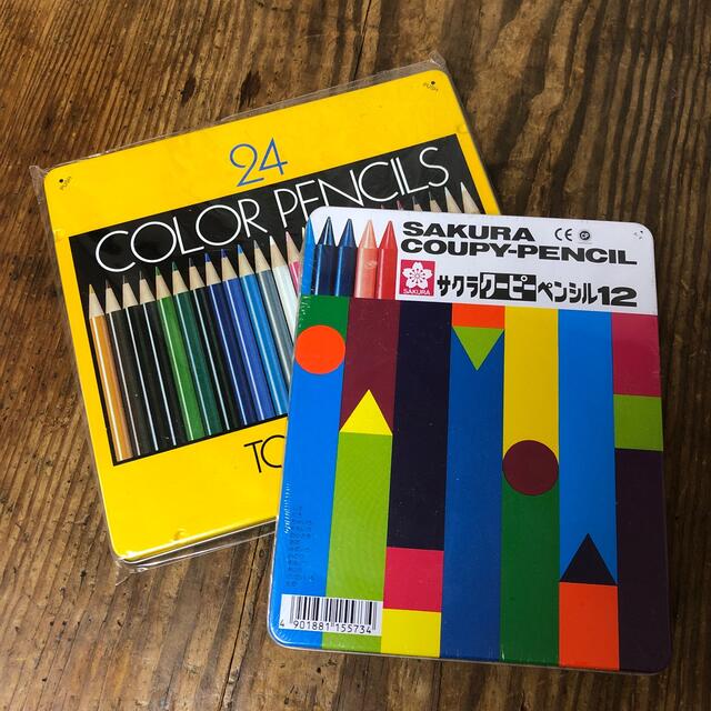 サクラクレパス(サクラクレパス)の色鉛筆24色 トンボ鉛筆 サクラクーピー12色 2点セット 未開封 エンタメ/ホビーのアート用品(色鉛筆)の商品写真