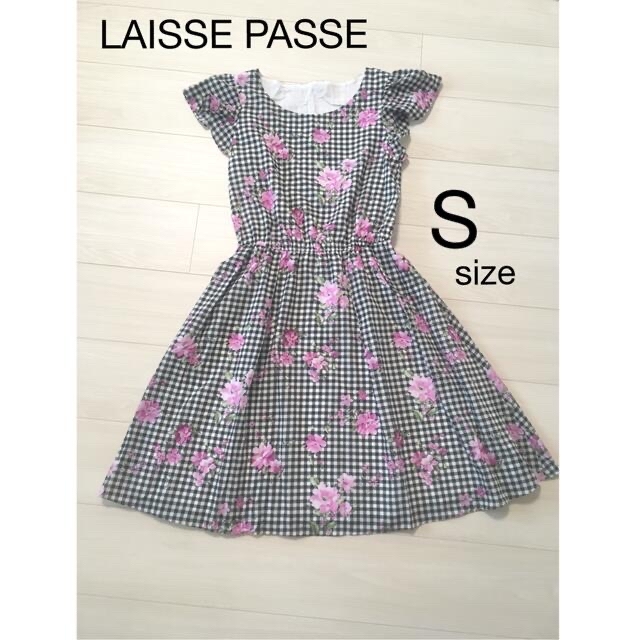 LAISSE PASSE(レッセパッセ)の♡極美品♡レッセパッセ・ワンピース36格子柄ピンク花柄が可愛い レディースのワンピース(ひざ丈ワンピース)の商品写真