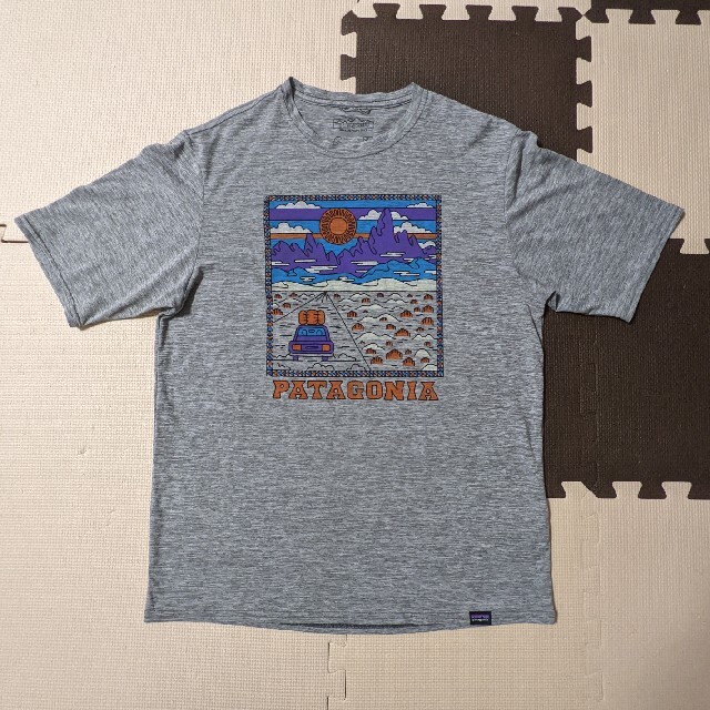 patagonia(パタゴニア)のメンズ キャプリーン クール デイリー グラフィック シャツ サイズS メンズのトップス(Tシャツ/カットソー(半袖/袖なし))の商品写真