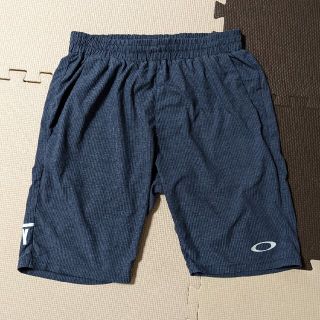 オークリー(Oakley)のOAKLEY トレーニングウェア ショートパンツ 44229 サイズM(ショートパンツ)