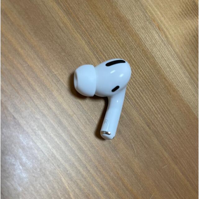 Apple(アップル)のApple AirPodsPro右耳 スマホ/家電/カメラのオーディオ機器(ヘッドフォン/イヤフォン)の商品写真