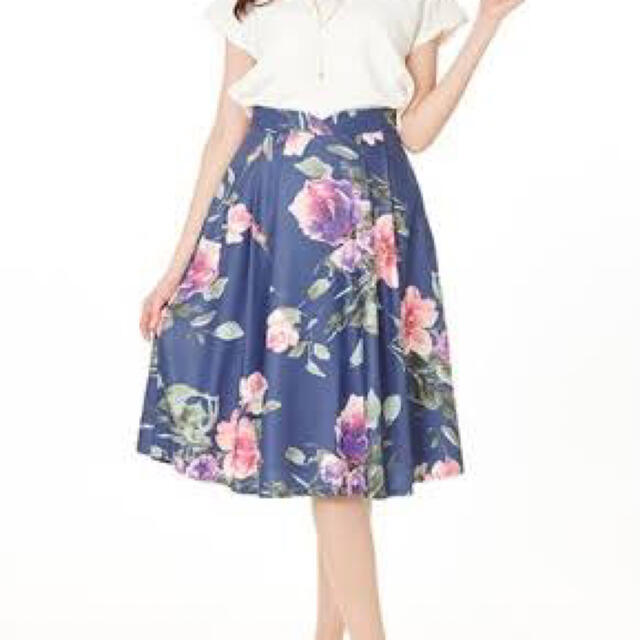PATTERN fiona(パターンフィオナ)の花柄タックミディスカート レディースのスカート(ひざ丈スカート)の商品写真