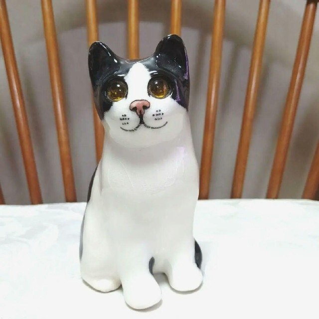 白黒ハチワレ猫、ウィンスタンレイキャット(ケンジントンキャット
