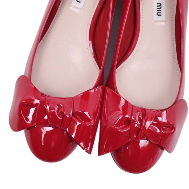 miumiu(ミュウミュウ)のミュウミュウ パンプス リボン フラット シューズ パテントレザー レディース レディースの靴/シューズ(ハイヒール/パンプス)の商品写真