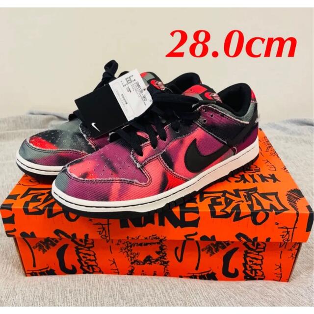 NIKE(ナイキ)のNike Dunk Low Graffiti  Pink Black ダンクロー メンズの靴/シューズ(スニーカー)の商品写真