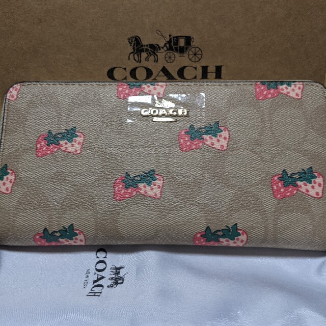 ファッション小物COACH  長財布　シグネチャー　いちご