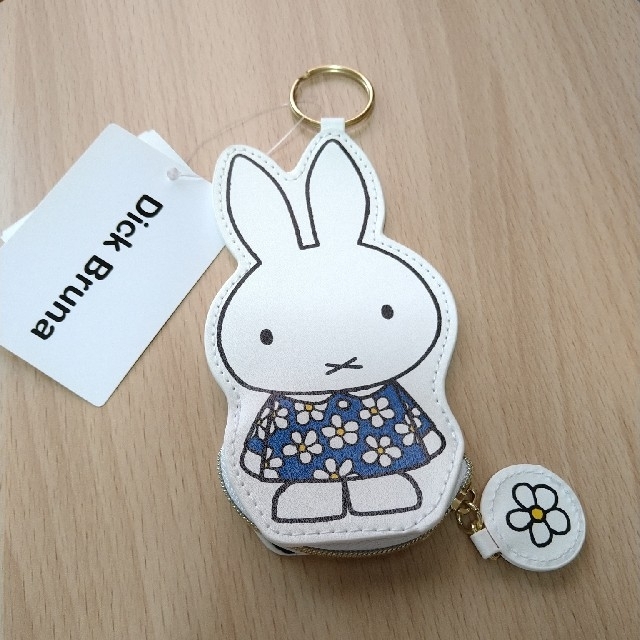 しまむら(シマムラ)のmiffy コインケース 花柄ドレス 未使用品 レディースのファッション小物(コインケース)の商品写真