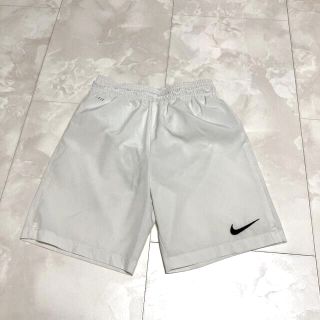 ナイキ(NIKE)のNIKE ハーフパンツ　ホワイト　ジュニア　L 130 140 セット割りあり(パンツ/スパッツ)