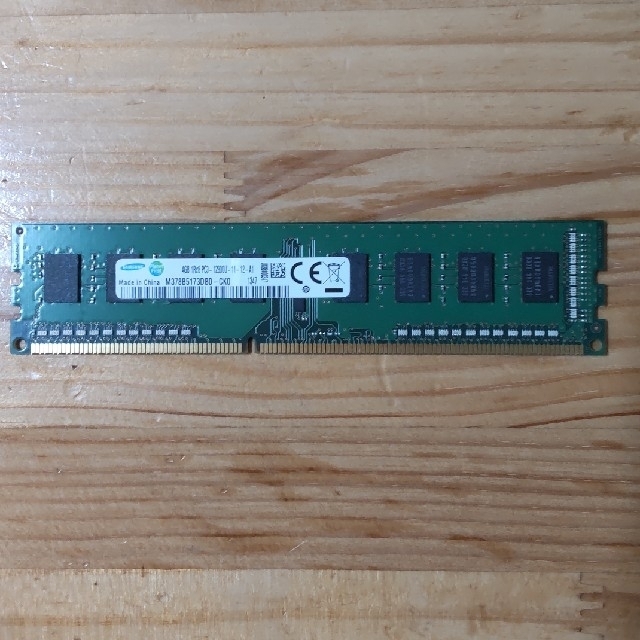 メモリ SAMSUNG DDR3 PC3-12800U 4GB スマホ/家電/カメラのPC/タブレット(PCパーツ)の商品写真