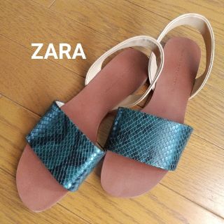 ザラ(ZARA)のZARA パイソン柄 サンダル フラットサンダル(サンダル)