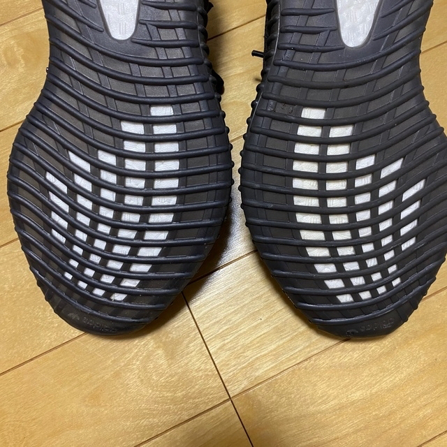 adidas(アディダス)のyeezy boost350v2 メンズの靴/シューズ(スニーカー)の商品写真