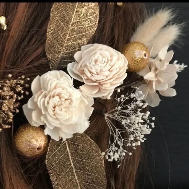 ボタニカル  髪飾り　成人式　結婚式　卒業式　ハーフアップ　シャンパン　振袖　袴 ハンドメイドのアクセサリー(ヘアアクセサリー)の商品写真