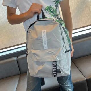 新品★リュック 大容量 男女兼用 グレー×ホワイト 通学 通勤 旅行【338】(バッグパック/リュック)