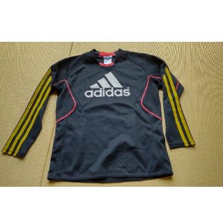 アディダス(adidas)のadidas　シャツ　140(ウェア)