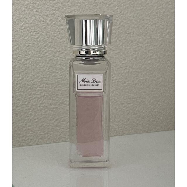 Christian Dior(クリスチャンディオール)のブルーミングブーケ ローラーパール コスメ/美容の香水(香水(女性用))の商品写真
