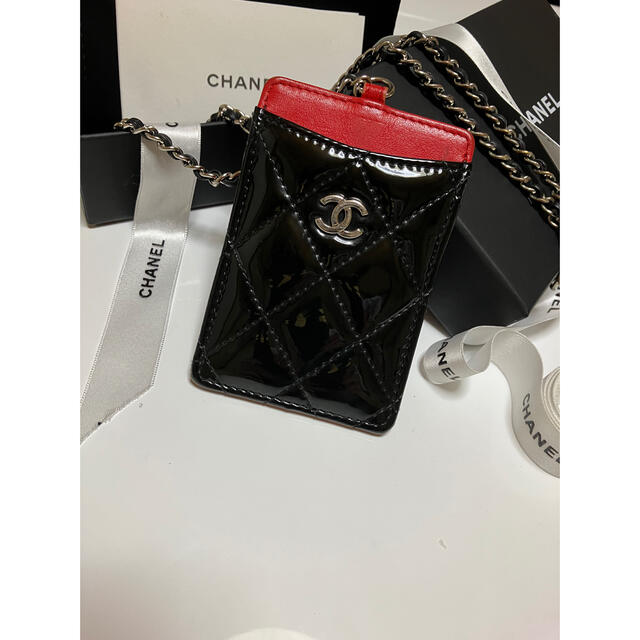 CHANEL(シャネル)のてちぺん様専用       CHANEL チェーンストラップココマークパスケース レディースのファッション小物(パスケース/IDカードホルダー)の商品写真