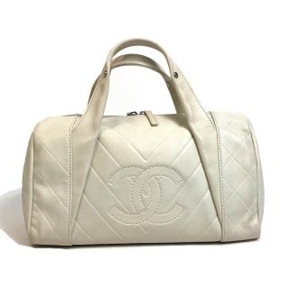 シャネル(CHANEL)のシャネル CHANEL シェブロン Vステッチ A30899 CCココマーク ハンドバッグ ボストンバッグ レザー アイボリー(ボストンバッグ)