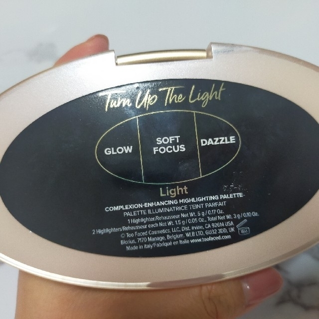 Too Faced(トゥフェイス)のtoo faced ハイライター #light コスメ/美容のベースメイク/化粧品(フェイスカラー)の商品写真