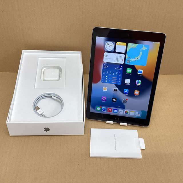 Apple - バッテリ残100% IPAD6 WIFI  32GB 2018年 付属品