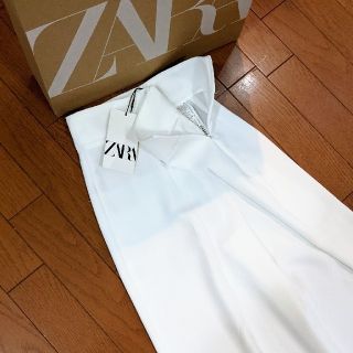 ザラ(ZARA)のZARA◇ハイウエストワイドパンツ◇完売品◇ホワイト◇XS新品未使用(カジュアルパンツ)