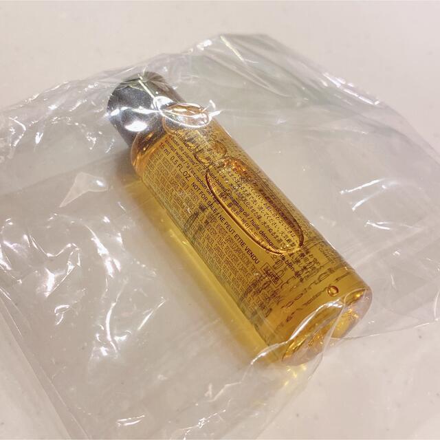 shu uemura(シュウウエムラ)の【新品】シュウウエムラ ボタニック クレンジングオイル 15ml コスメ/美容のスキンケア/基礎化粧品(クレンジング/メイク落とし)の商品写真