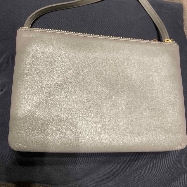 celine(セリーヌ)のCELINE セリーヌ　トリオ スモール 希少旧ロゴ 新品 レディースのバッグ(ショルダーバッグ)の商品写真