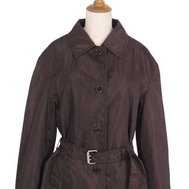 PRADA(プラダ)のプラダ コート ベルト付き ステンカラーコート 無地 アウター レディース レディースのジャケット/アウター(ブルゾン)の商品写真