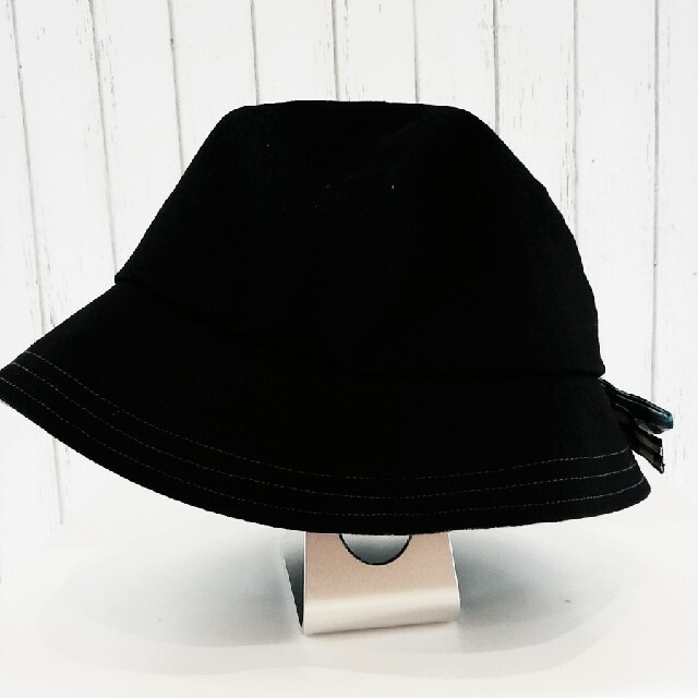 レディース帽子　ハット　黒　ブラック　ブルー系リボン付き レディースの帽子(ハット)の商品写真