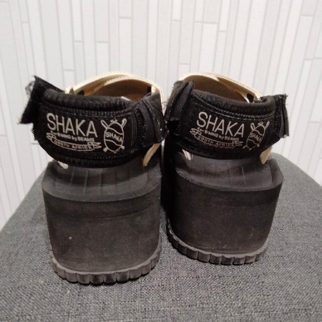 B:MING LIFE STORE by BEAMS(ビーミング ライフストア バイ ビームス)のSHAKA　シャカ　BEAMS　別注　サンダル　23cm　ホワイト レディースの靴/シューズ(サンダル)の商品写真